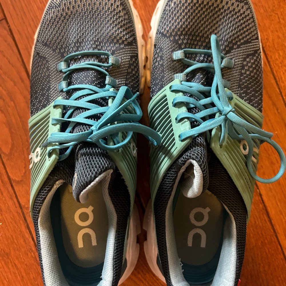 On Running Gray and Teal Sneakers Cloud Tech W 10